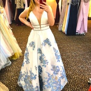 Jovani gown size 6- NEVER WORN, NEVER Altered Brand New with tags